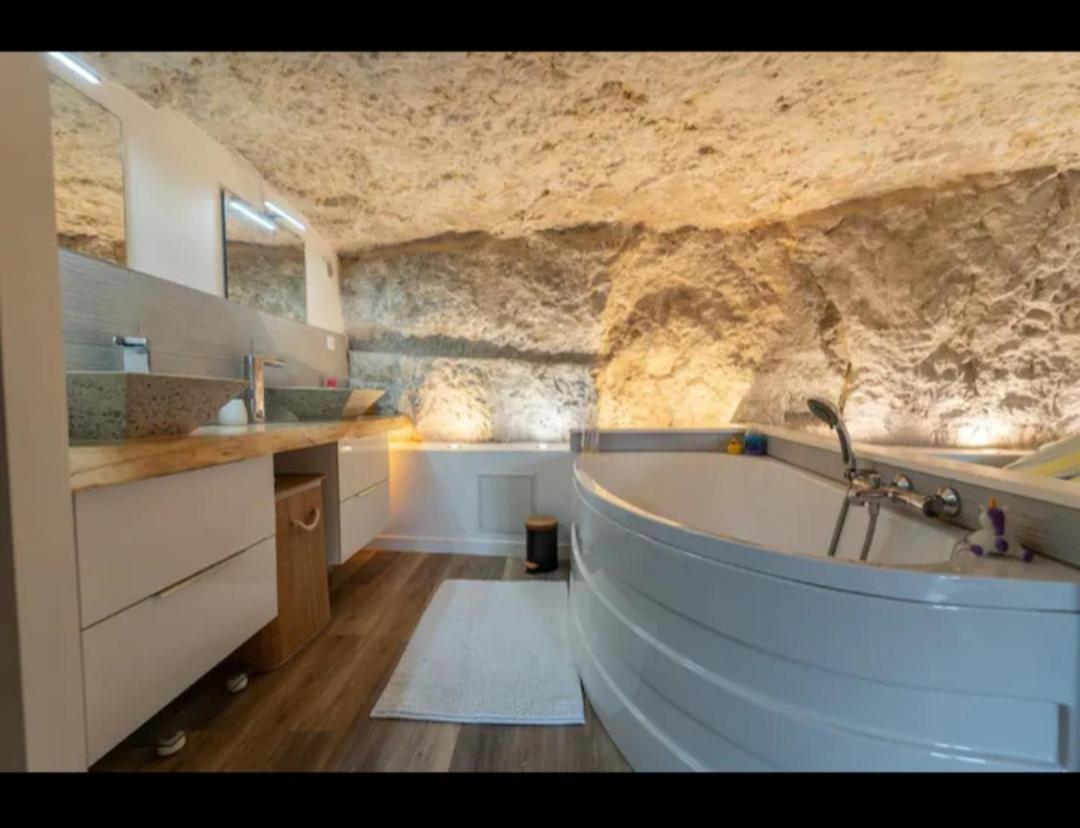 Maison Troglodyte Poitiers Exteriér fotografie